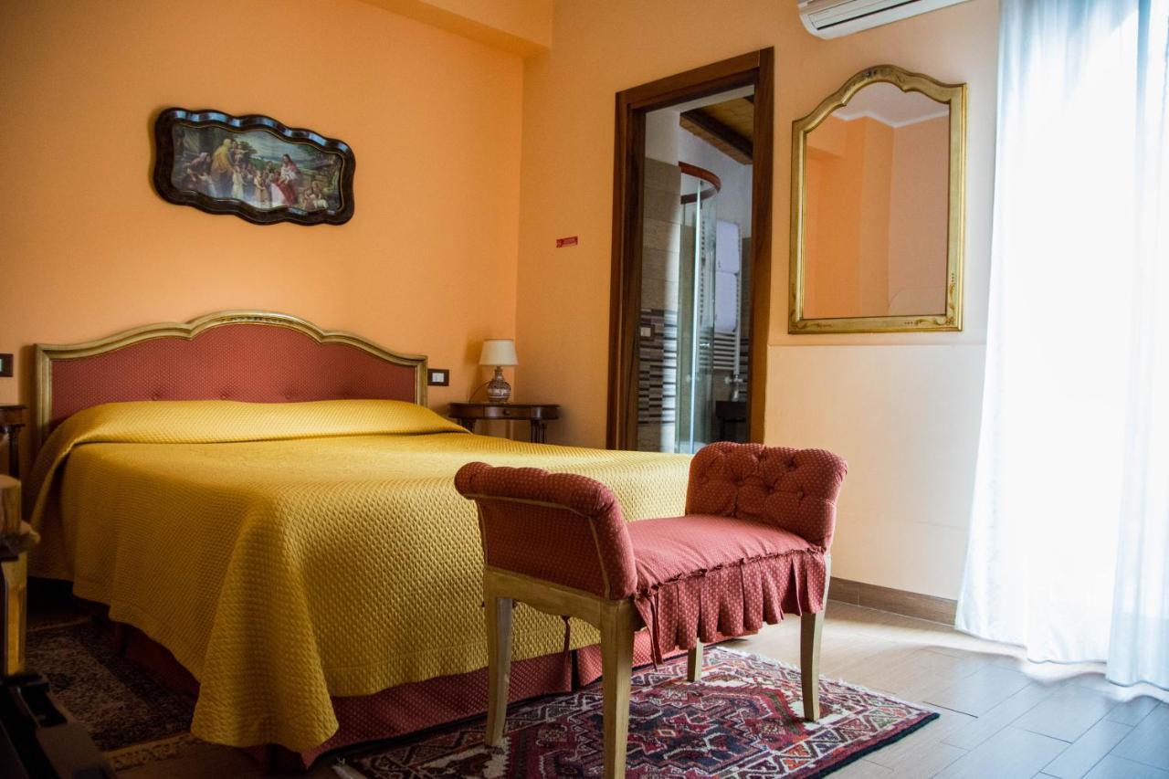 B&B Villa Liliya Fiumefreddo di Sicilia Extérieur photo